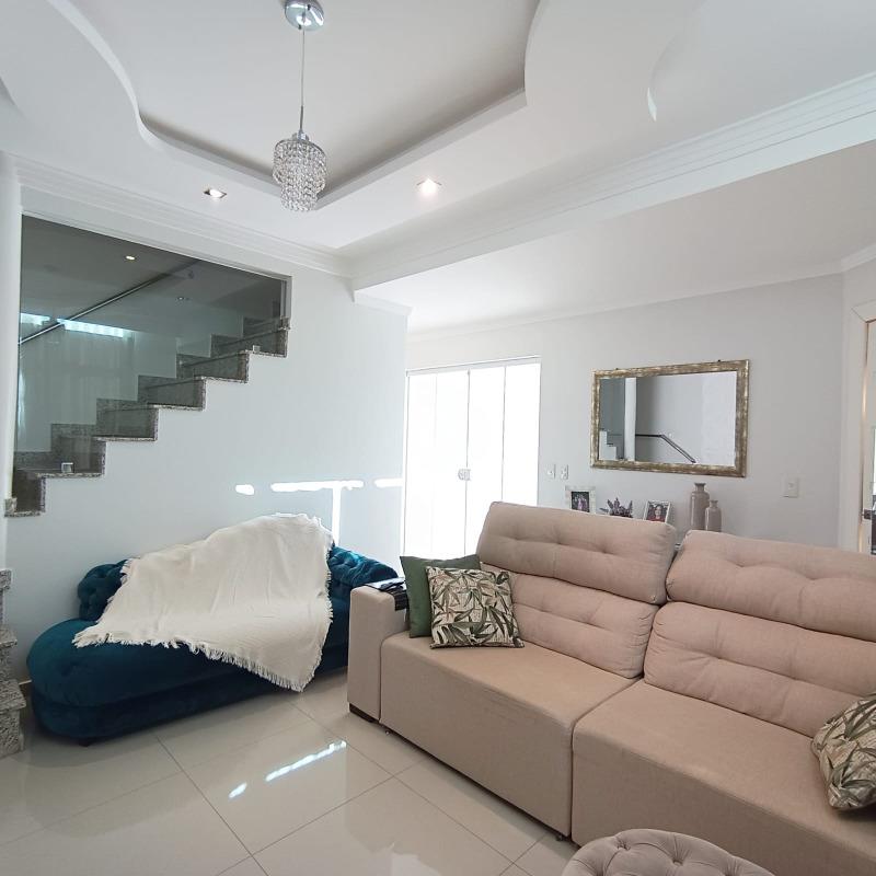 Sobrado para à venda no Bairro PARQUE SAO PAULO em CASCAVEL: 