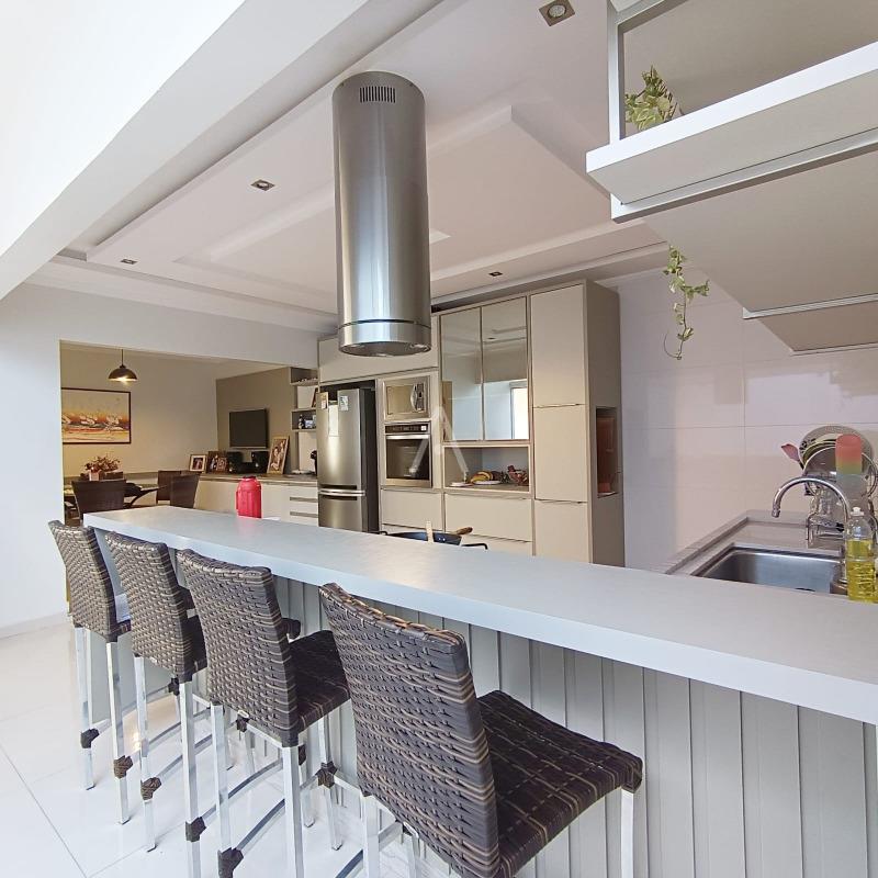 Sobrado para à venda no Bairro PARQUE SAO PAULO em CASCAVEL: 