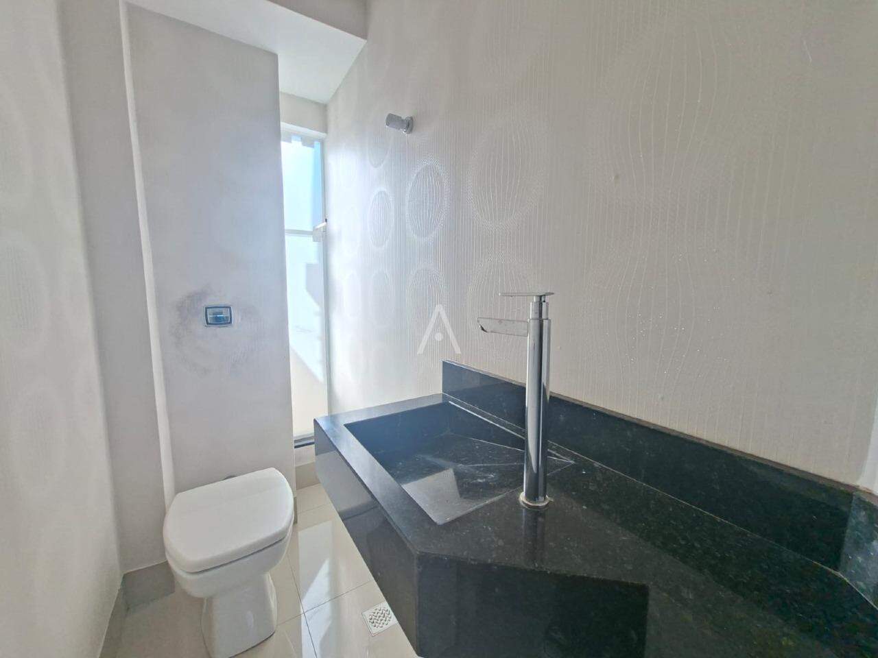 Sobrado para para aluguel no Bairro COUNTRY em CASCAVEL: