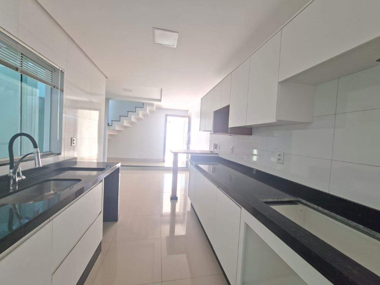 Sobrado para para aluguel no Bairro COUNTRY em CASCAVEL: