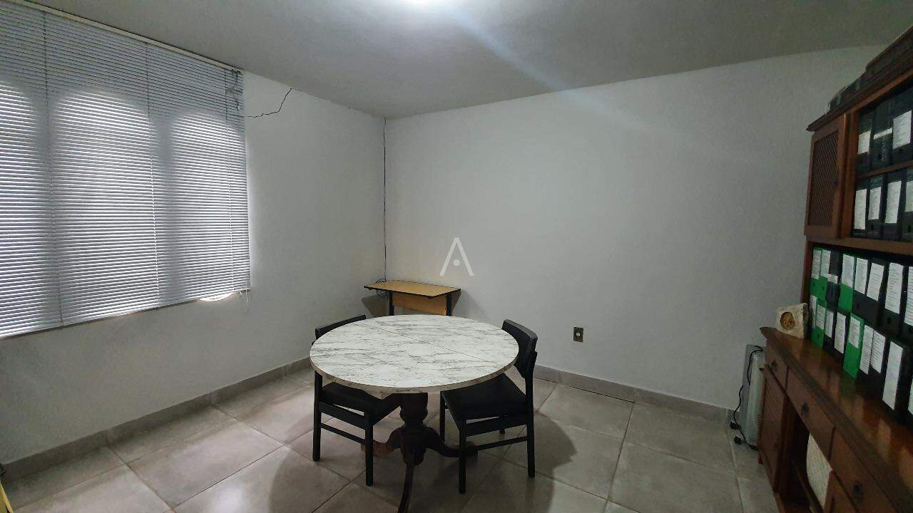 Casa Residencial para para aluguel no Bairro CANCELLI em CASCAVEL: