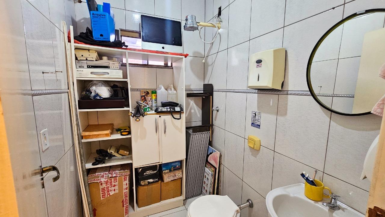 Casa Residencial para à venda no Bairro REGIAO DO LAGO em CASCAVEL: 