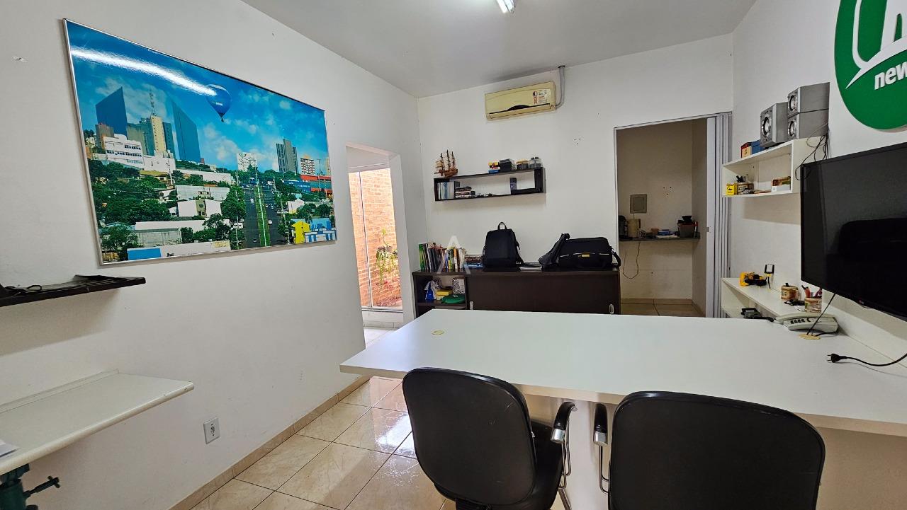 Casa Residencial para à venda no Bairro REGIAO DO LAGO em CASCAVEL: 