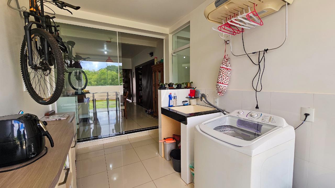 Casa Residencial para à venda no Bairro REGIAO DO LAGO em CASCAVEL: 