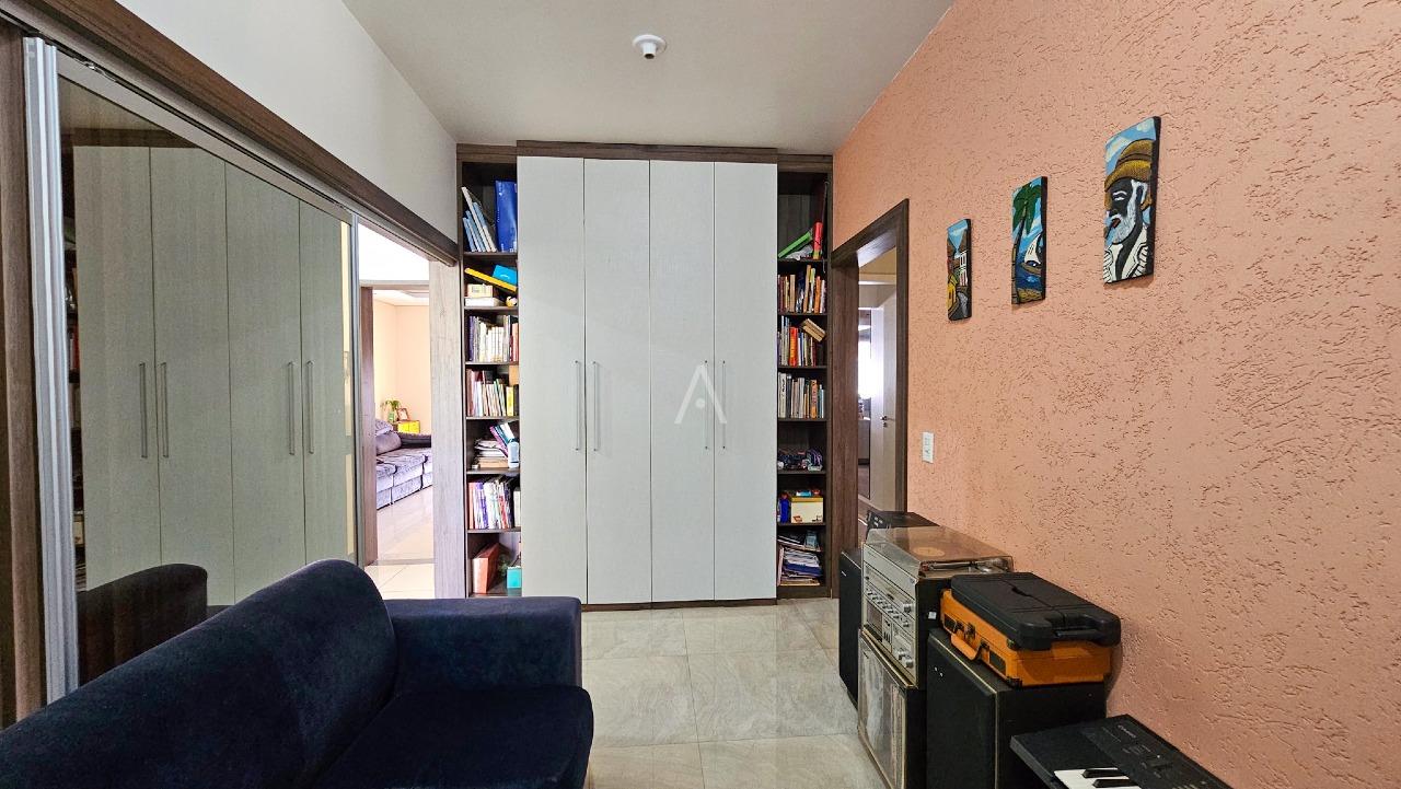 Casa Residencial para à venda no Bairro REGIAO DO LAGO em CASCAVEL: 