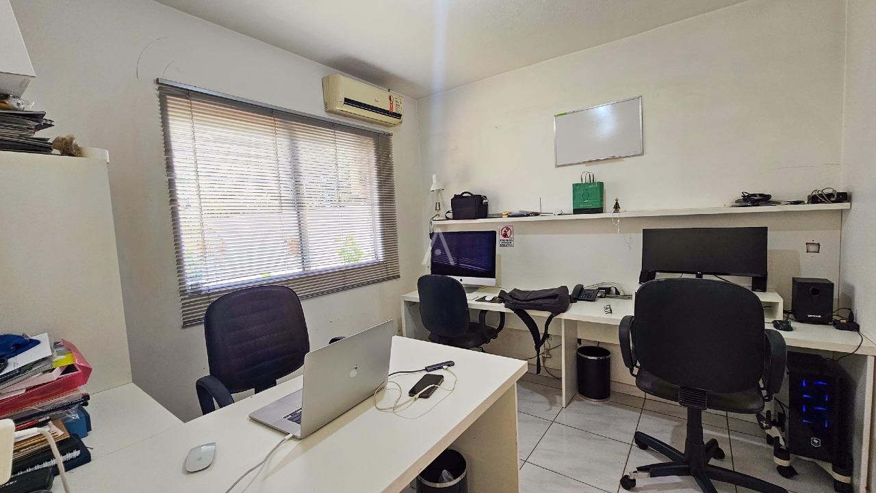 Casa Residencial para à venda no Bairro REGIAO DO LAGO em CASCAVEL: 