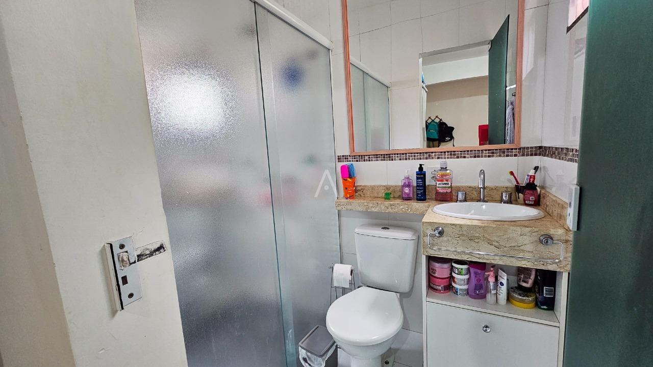 Casa Residencial para à venda no Bairro REGIAO DO LAGO em CASCAVEL: 