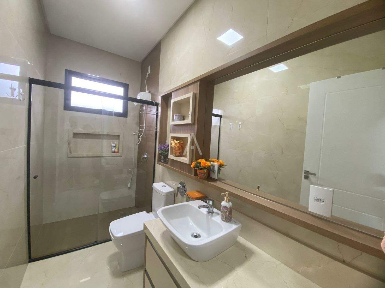 Casa Residencial para à venda no Bairro SEDE ALVORADA em CASCAVEL: 