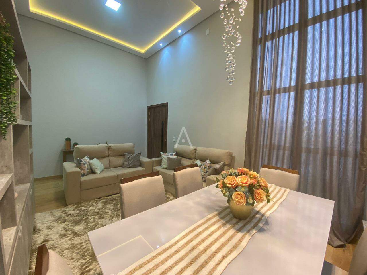 Casa Residencial para à venda no Bairro SEDE ALVORADA em CASCAVEL: 