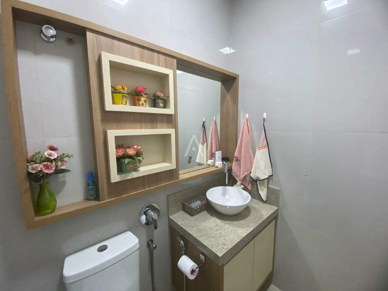 Casa Residencial para à venda no Bairro SEDE ALVORADA em CASCAVEL: 