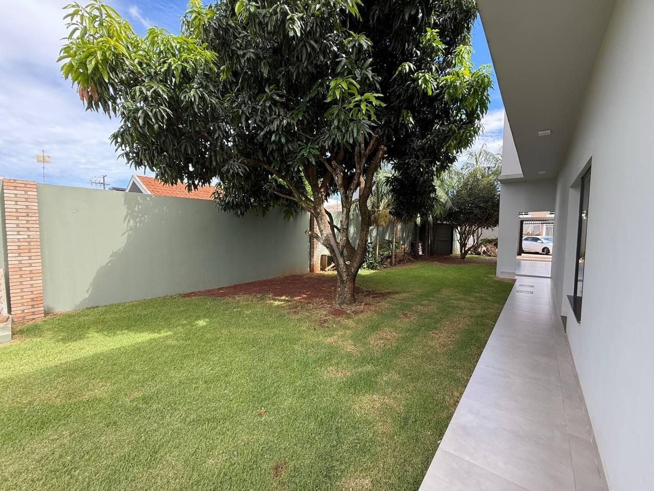 Sobrado para à venda no Bairro JARDIM GISELA em TOLEDO: 