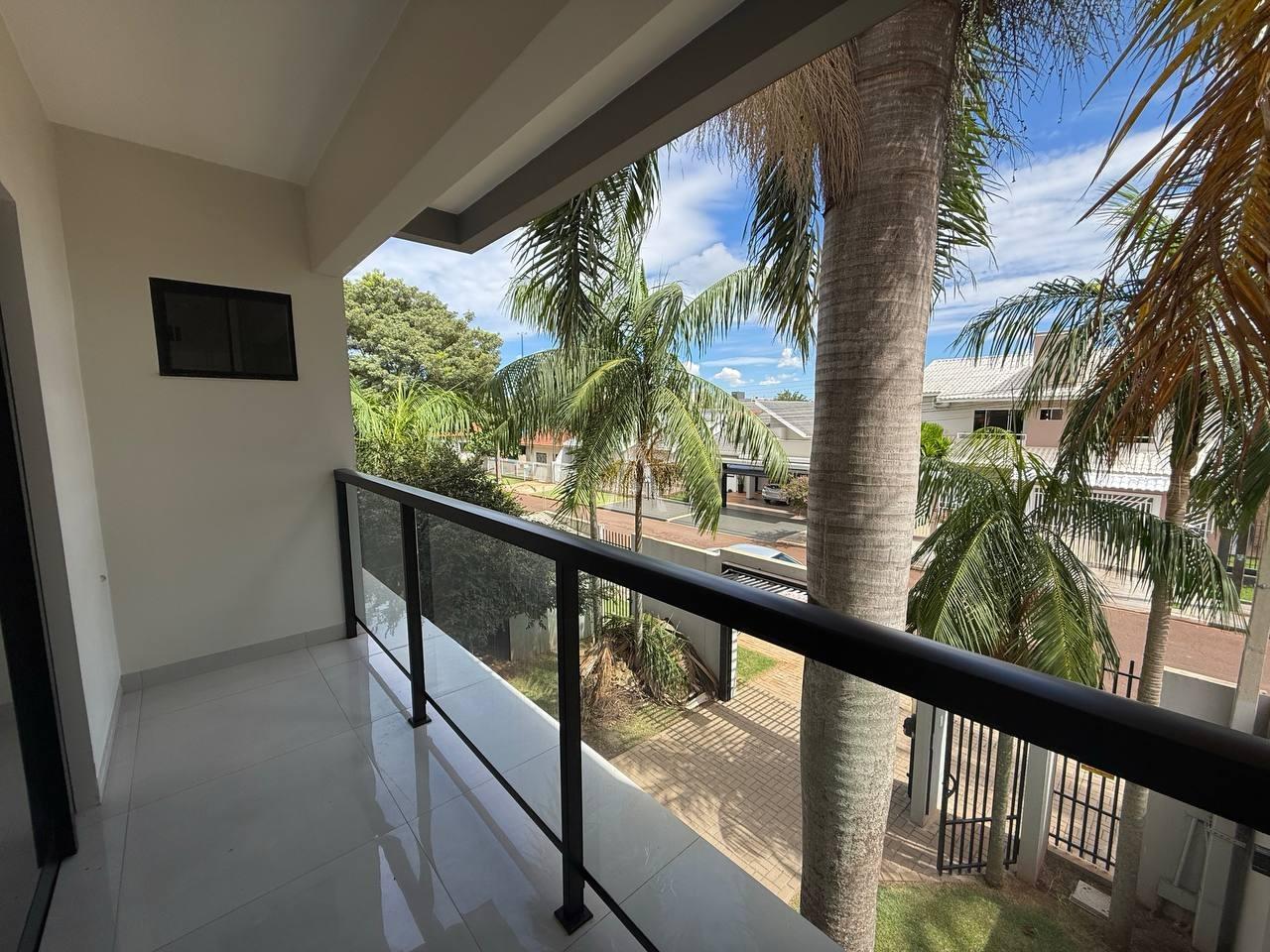 Sobrado para à venda no Bairro JARDIM GISELA em TOLEDO: 