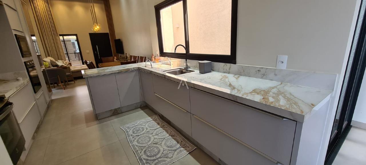 Casa Residencial para à venda no Bairro JARDIM GISELA em TOLEDO: 