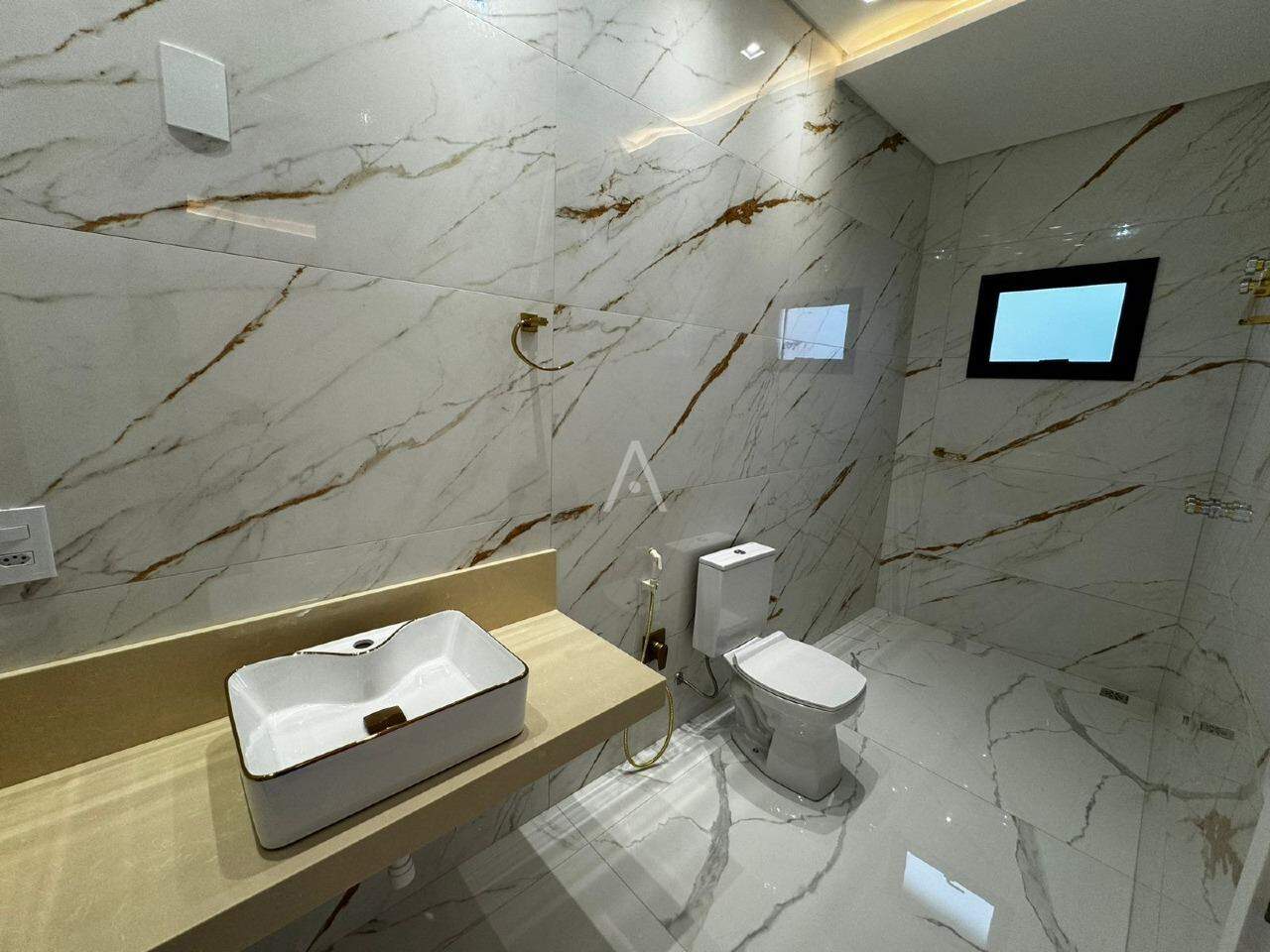 Sobrado para à venda no Bairro FAG em CASCAVEL: