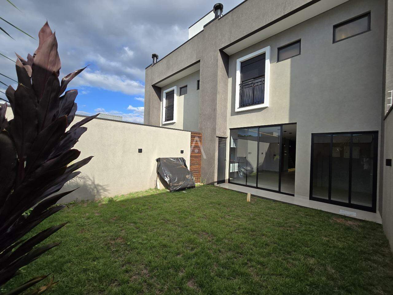 Sobrado para à venda no Bairro JARDIM GISELA em TOLEDO: