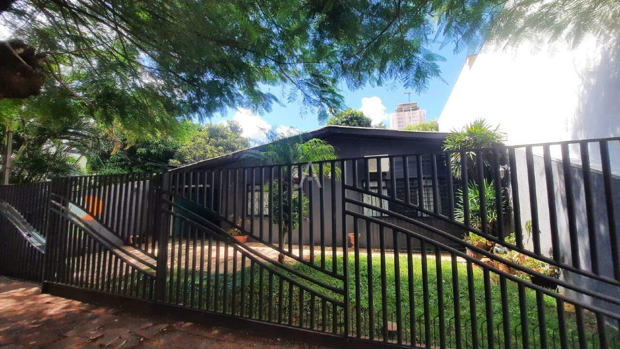 Casa Residencial para à venda no Bairro CENTRO em CASCAVEL: 