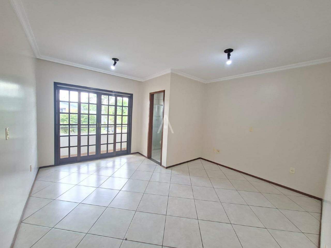 Sobrado para para aluguel no Bairro PACAEMBU em CASCAVEL: