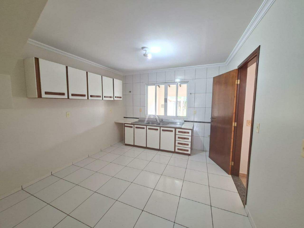 Sobrado para para aluguel no Bairro PACAEMBU em CASCAVEL: