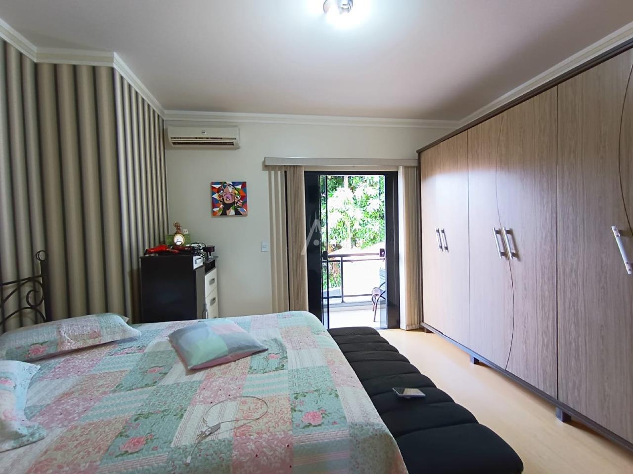 Sobrado para à venda no Bairro PARQUE VERDE em CASCAVEL: