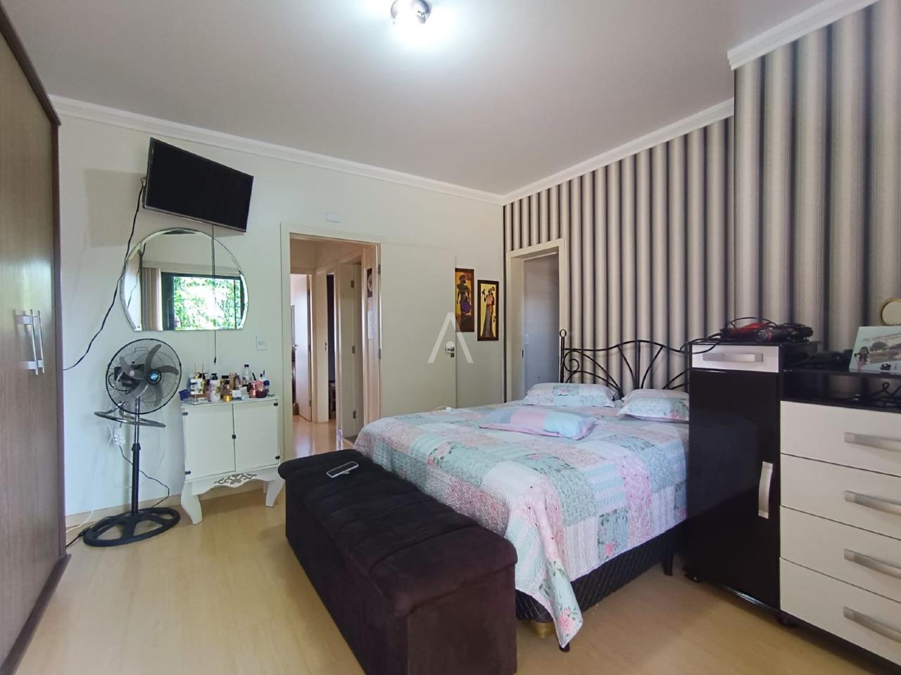 Sobrado para à venda no Bairro PARQUE VERDE em CASCAVEL: suíte