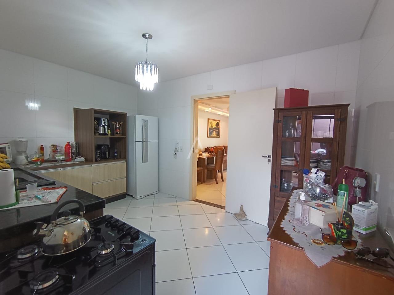 Sobrado para à venda no Bairro PARQUE VERDE em CASCAVEL: