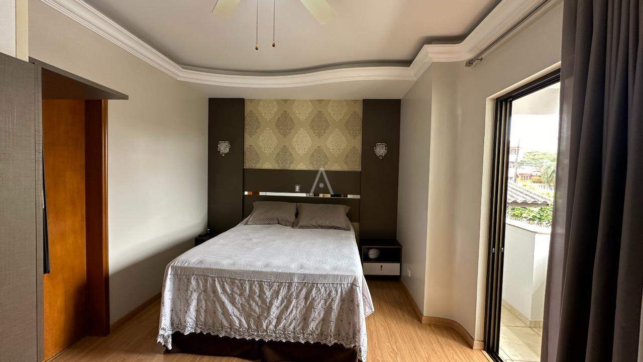 Sobrado para à venda no Bairro CENTRO em CASCAVEL: