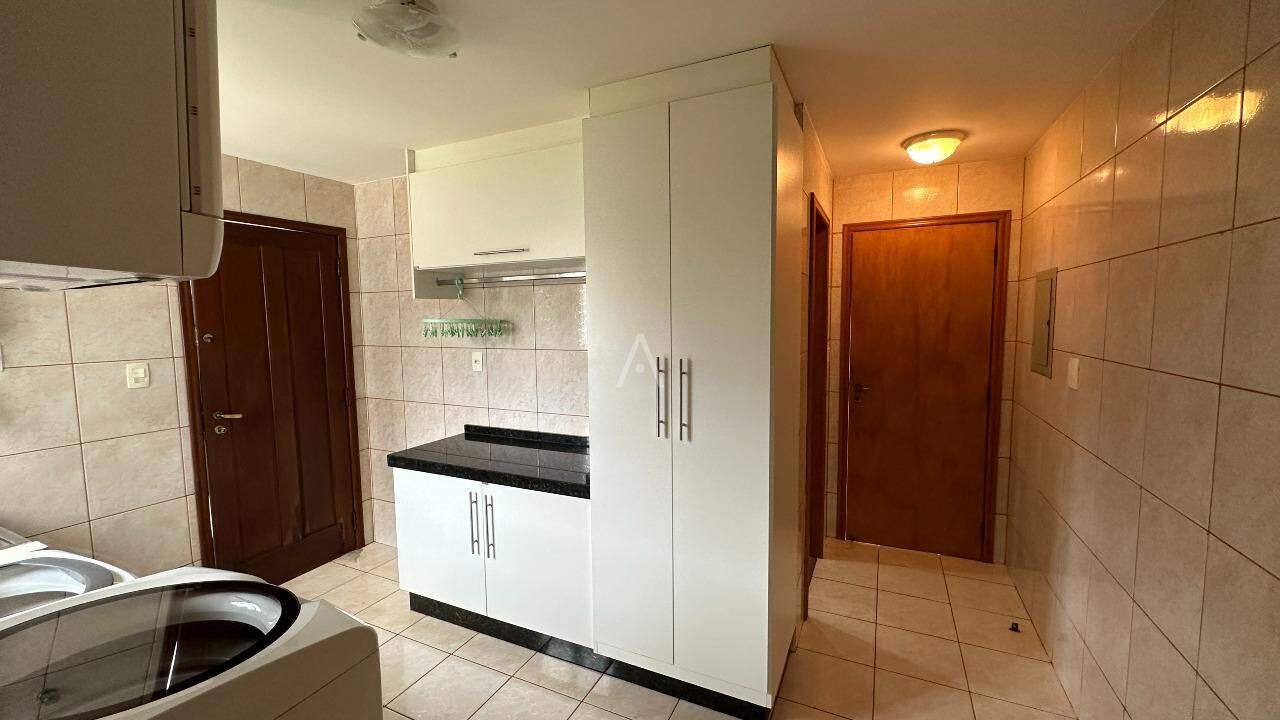 Sobrado para à venda no Bairro CENTRO em CASCAVEL: