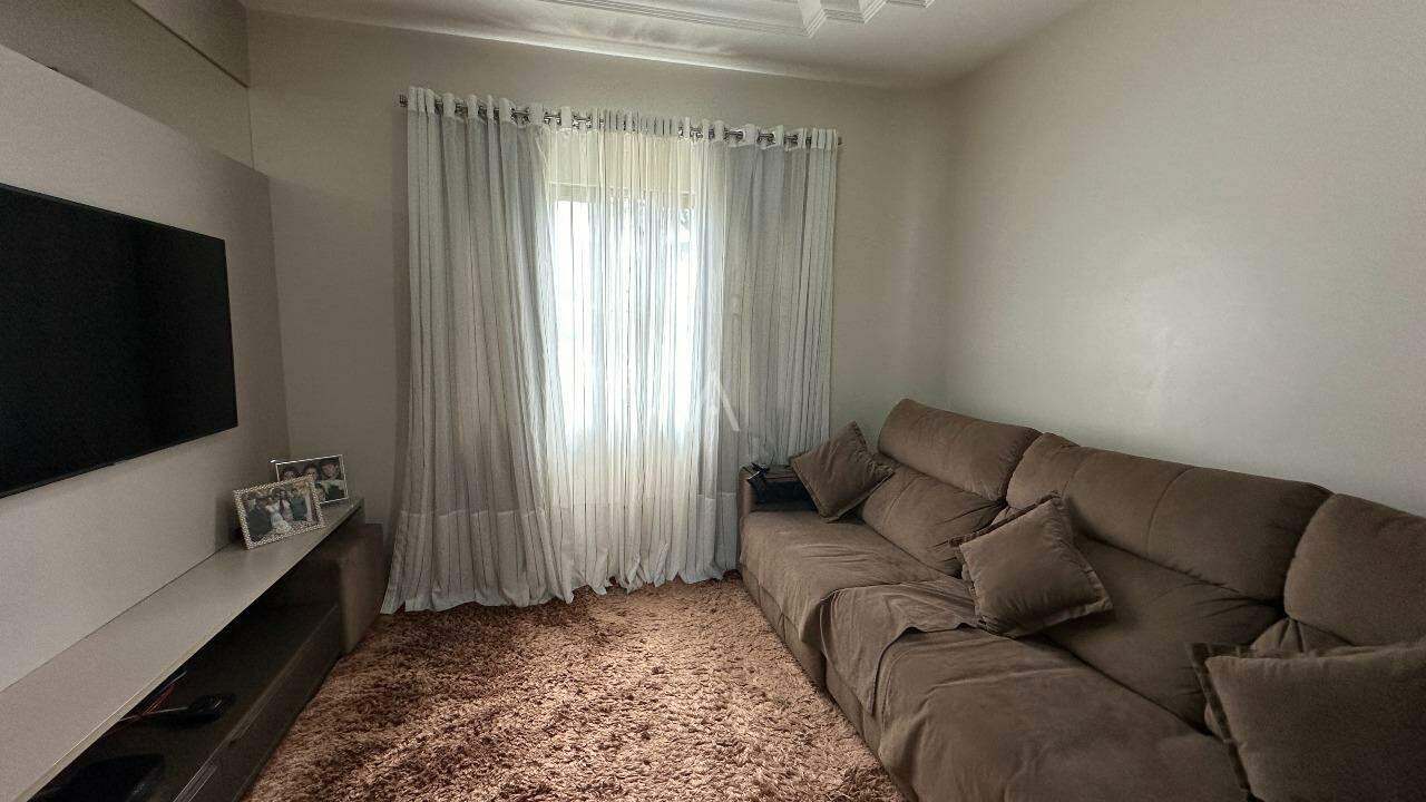 Sobrado para à venda no Bairro CENTRO em CASCAVEL: