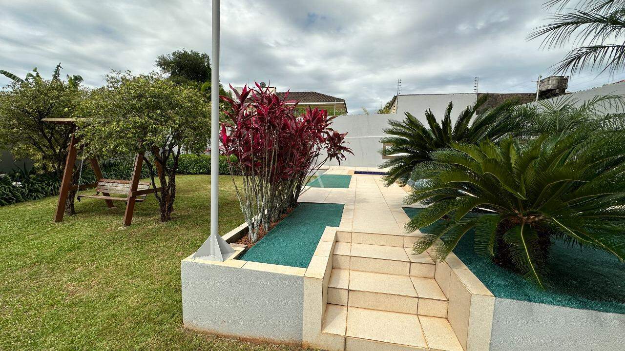 Sobrado para à venda no Bairro CENTRO em CASCAVEL: