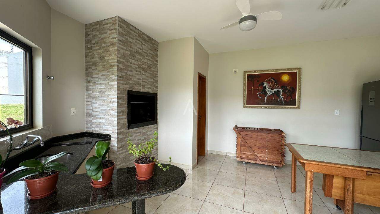 Sobrado para à venda no Bairro CENTRO em CASCAVEL: