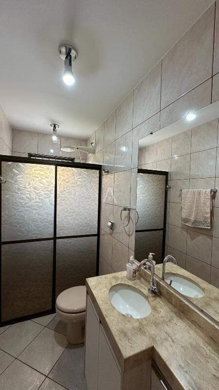 Sobrado para à venda no Bairro CENTRO em CASCAVEL: