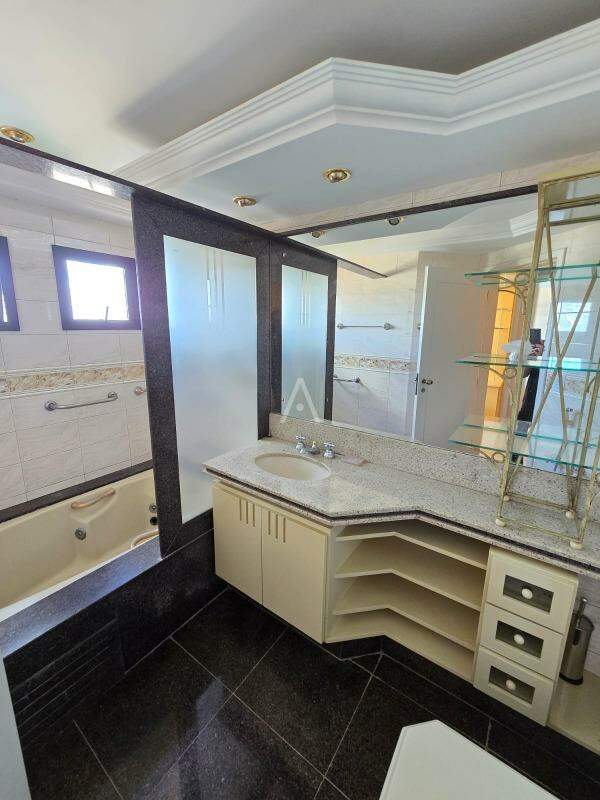 Apartamento para para aluguel no Bairro CENTRO em TOLEDO: 