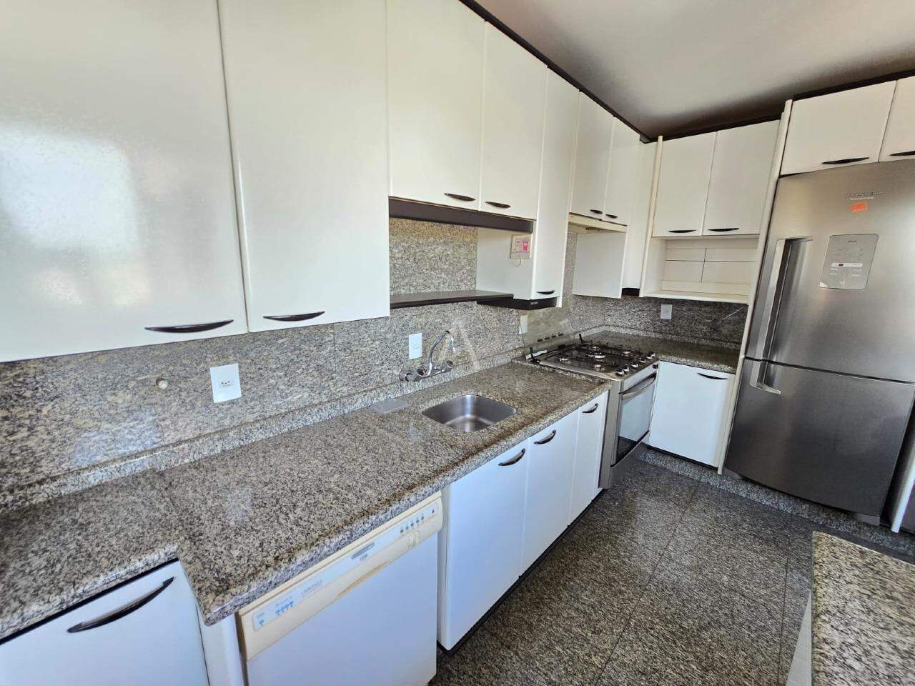Apartamento para para aluguel no Bairro CENTRO em TOLEDO: 