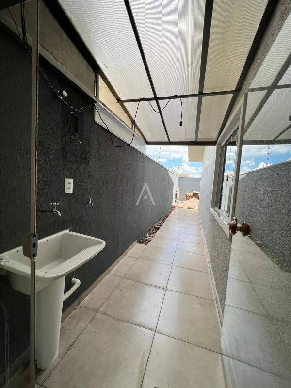 Casa Residencial para à venda no Bairro ANGRA DOS REIS em CASCAVEL: 