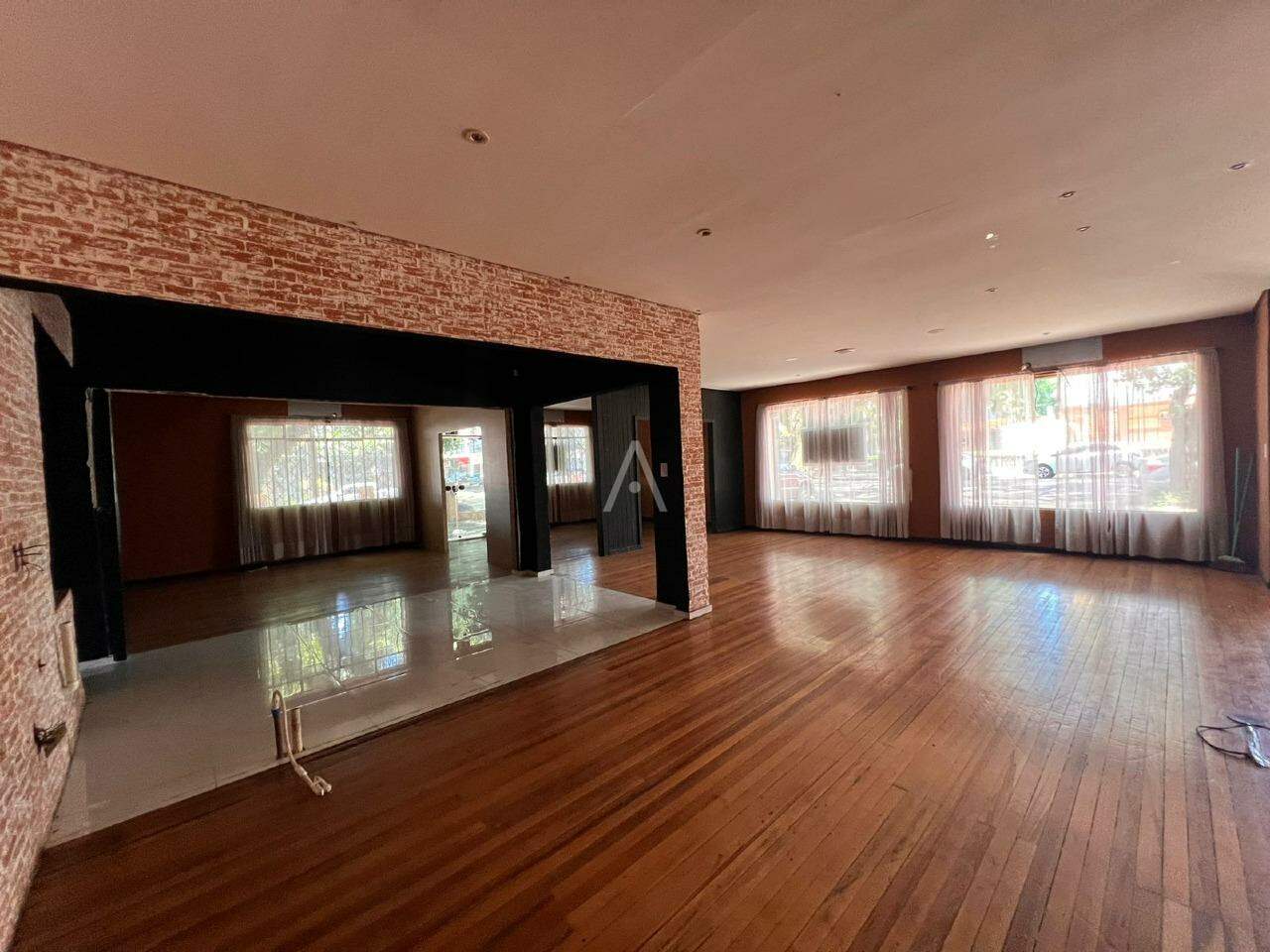 Casa Comercial para para aluguel no Bairro CENTRO em CASCAVEL: 