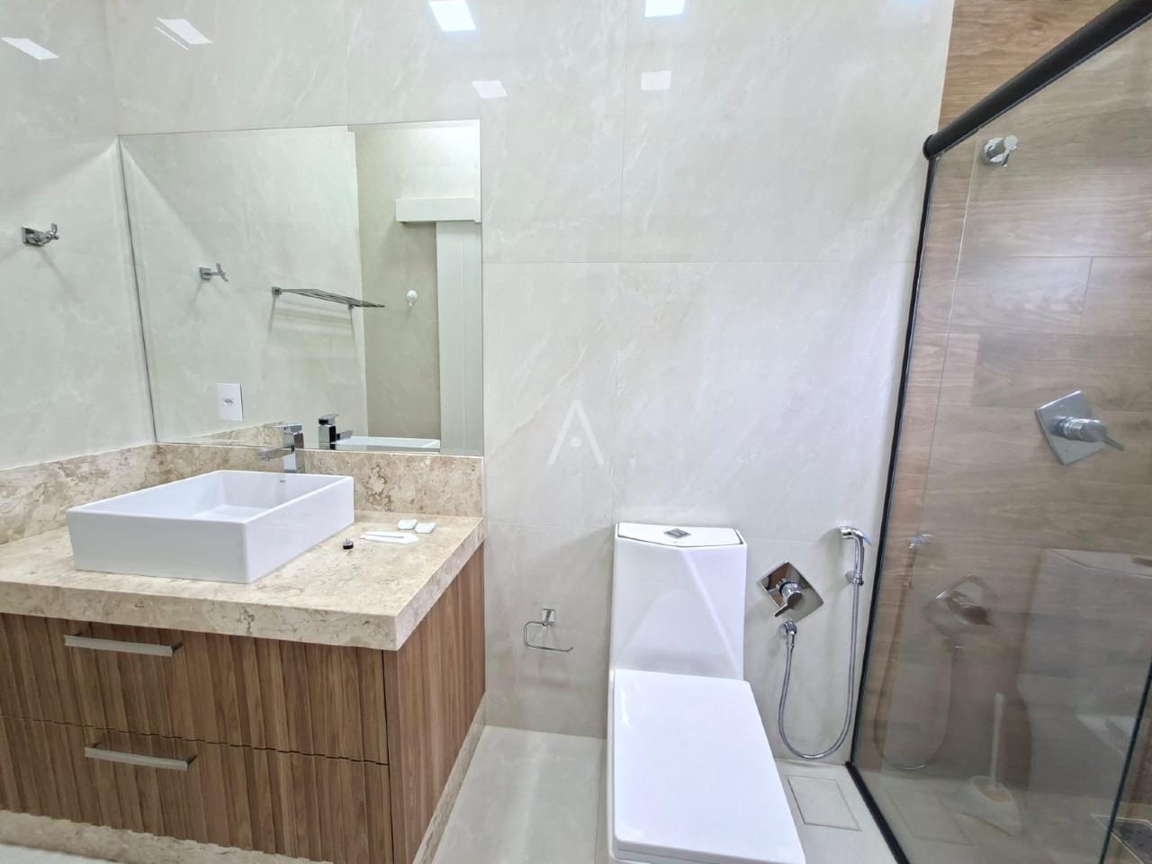 Sobrado para para aluguel no Bairro FAG em CASCAVEL: 