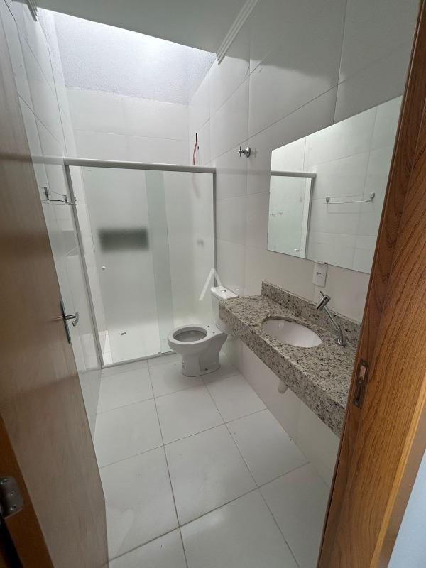 Sobrado para à venda no Bairro FLORESTA em CASCAVEL: