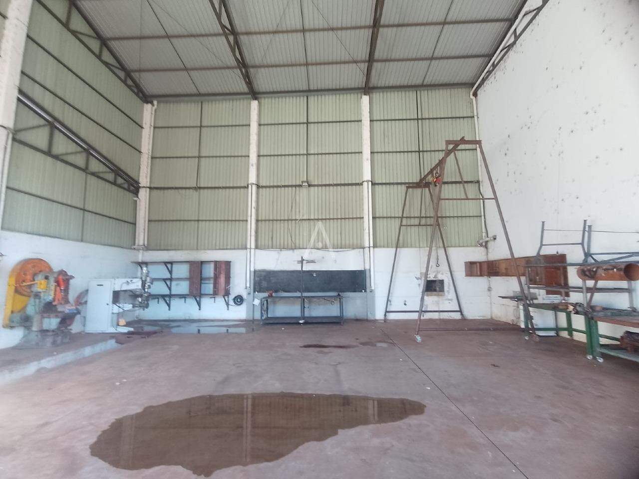 Barracão Comercial para para aluguel no Bairro ZONA RURAL em TOLEDO: 