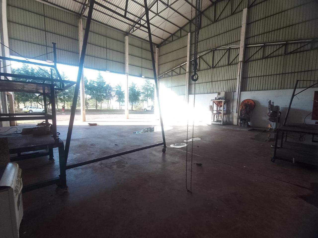 Barracão Comercial para para aluguel no Bairro ZONA RURAL em TOLEDO: 