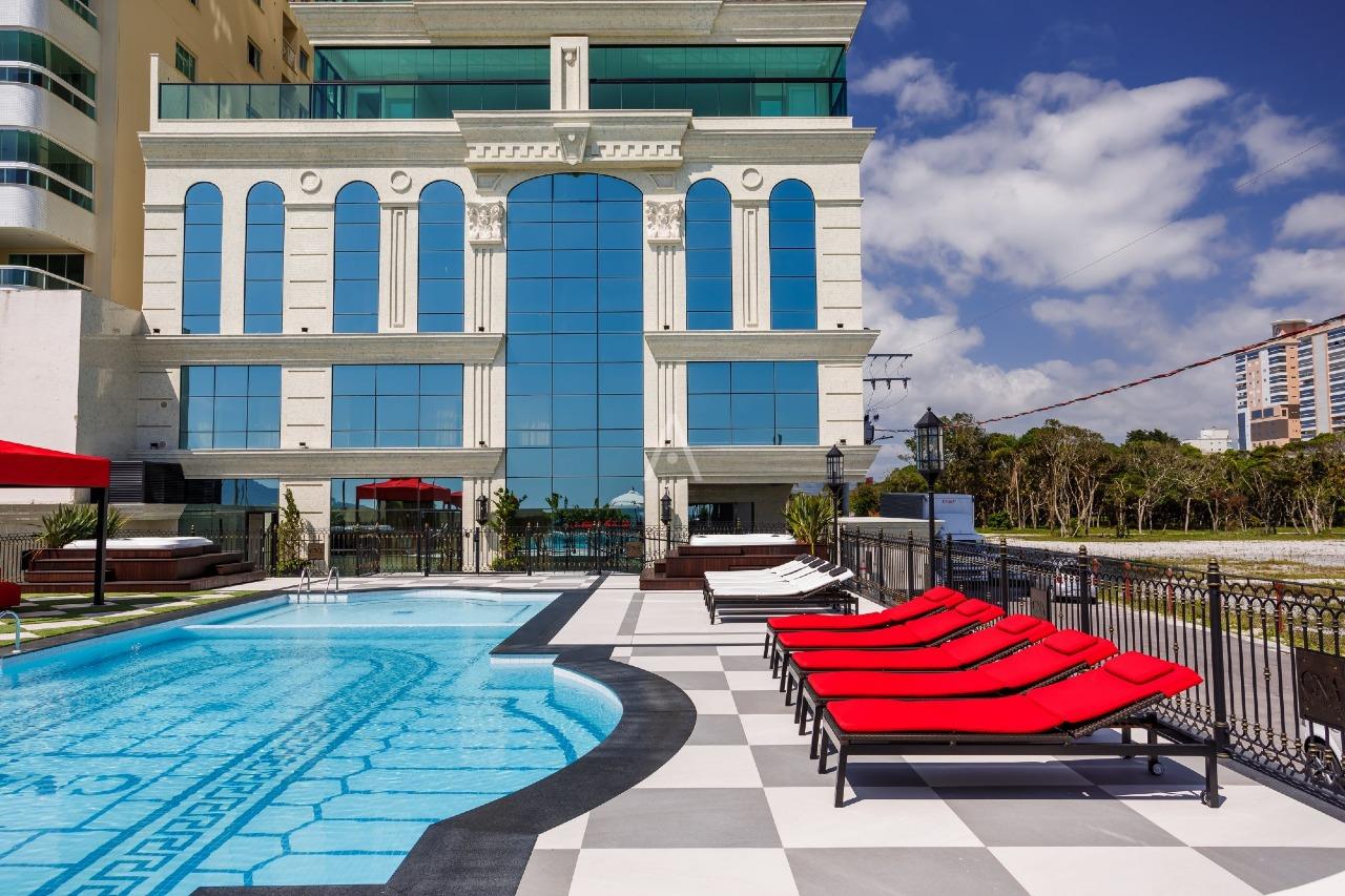 Apartamento para à venda no Bairro MEIA PRAIA em ITAPEMA: 