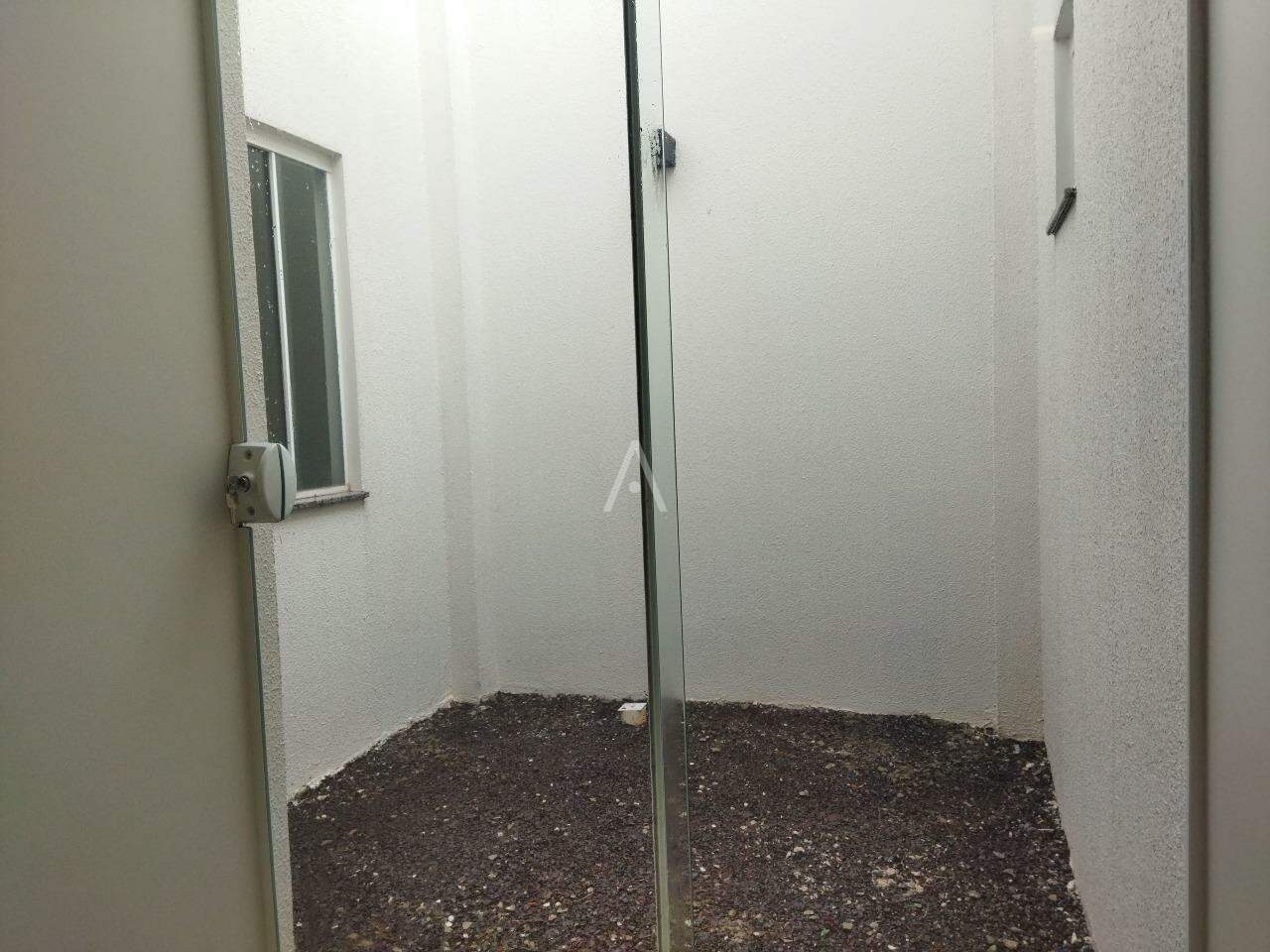 Casa Residencial para à venda no Bairro SANTA CRUZ em CASCAVEL: 