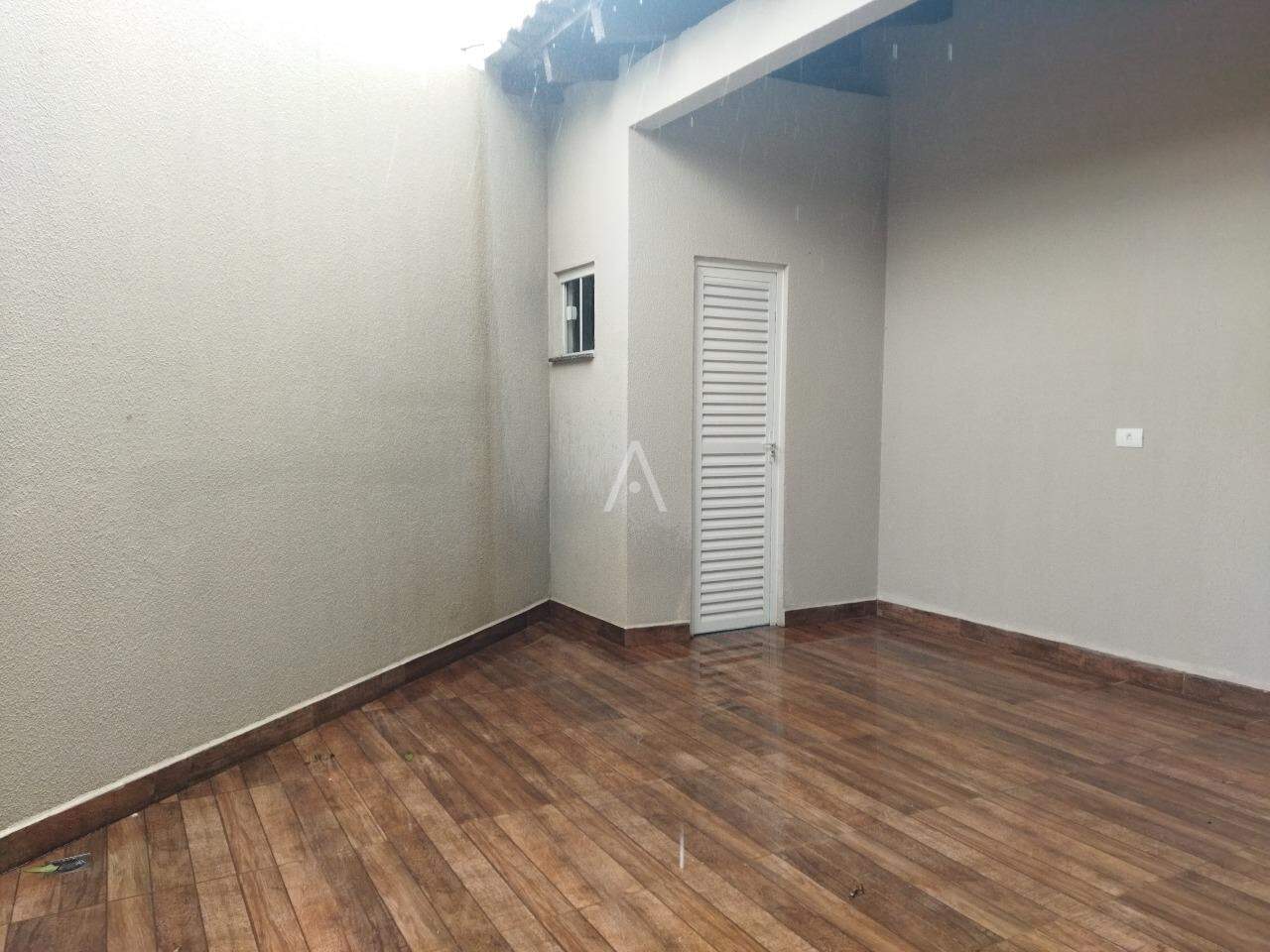 Casa Residencial para à venda no Bairro SANTA CRUZ em CASCAVEL: 