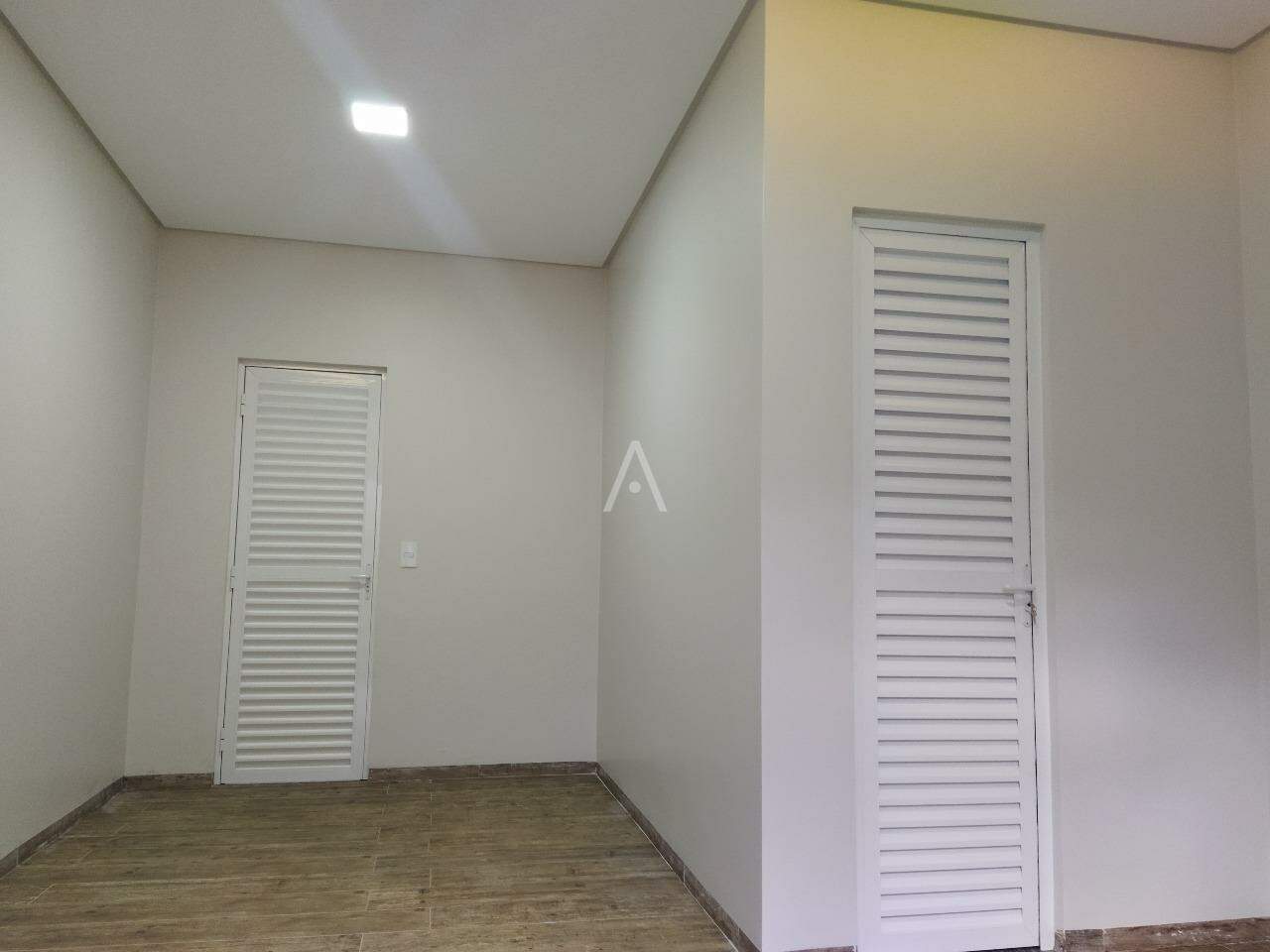 Casa Residencial para à venda no Bairro SANTA CRUZ em CASCAVEL: 