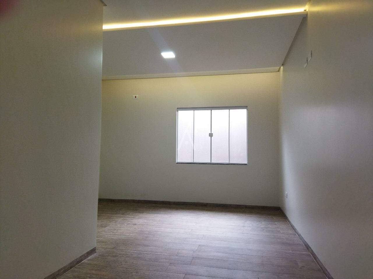 Casa Residencial para à venda no Bairro SANTA CRUZ em CASCAVEL: 