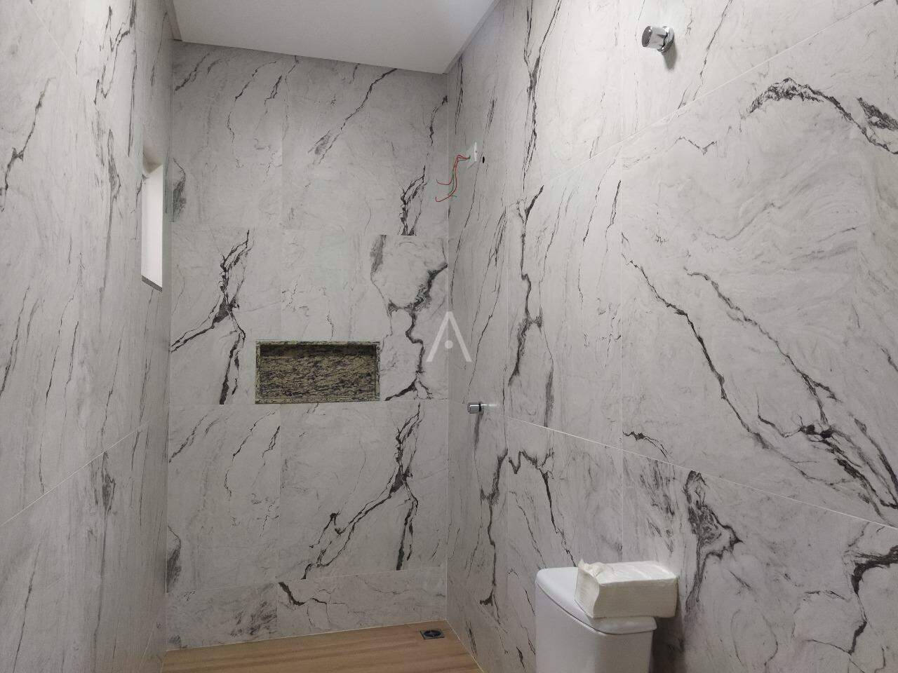 Casa Residencial para à venda no Bairro SANTA CRUZ em CASCAVEL: 