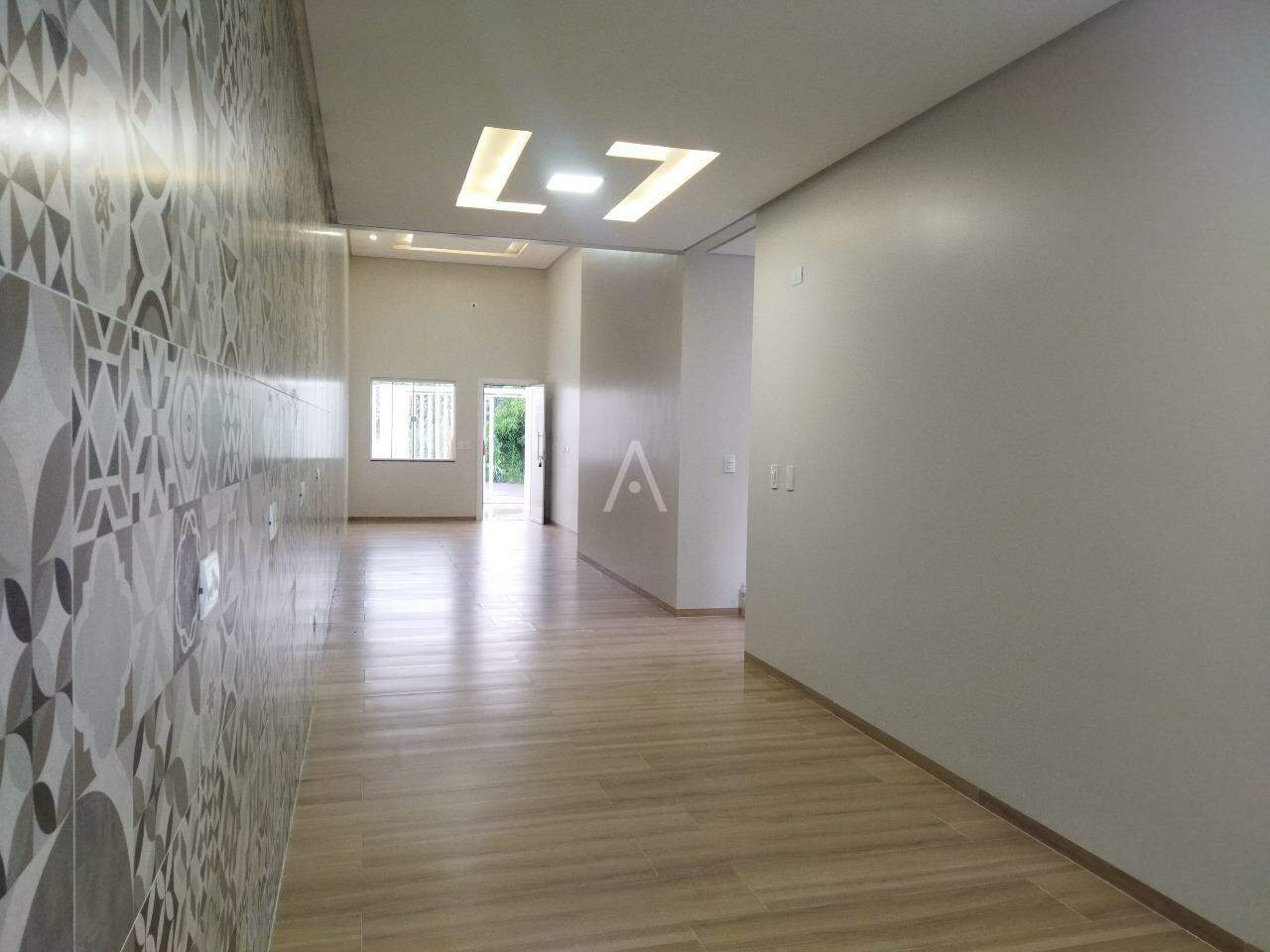 Casa Residencial para à venda no Bairro SANTA CRUZ em CASCAVEL: 