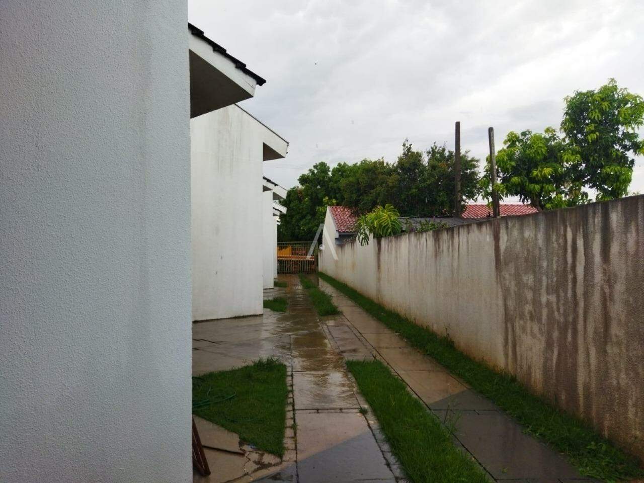 Casa Residencial para à venda no Bairro SANTA CRUZ em CASCAVEL: