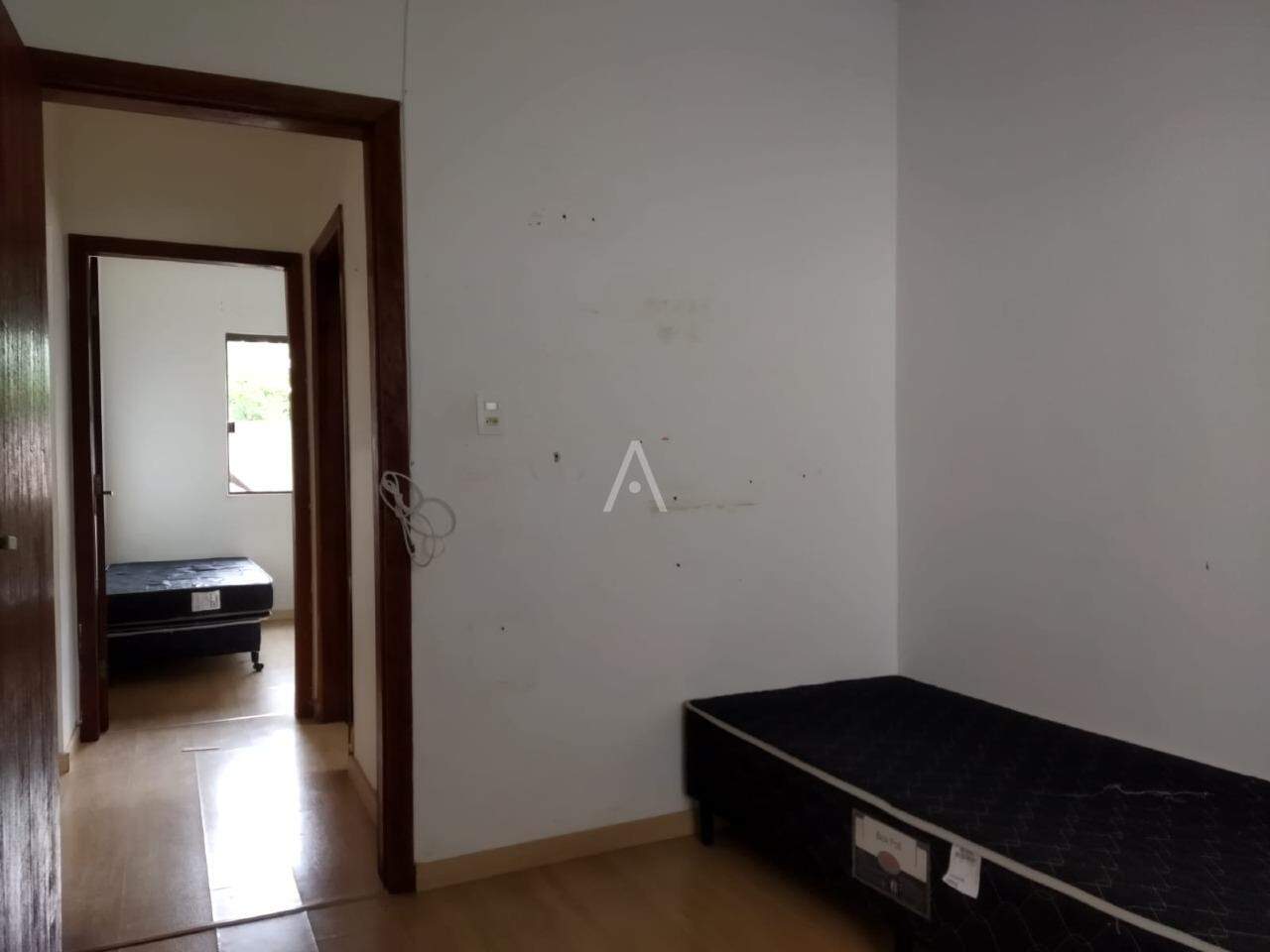 Casa Residencial para à venda no Bairro SANTA CRUZ em CASCAVEL: