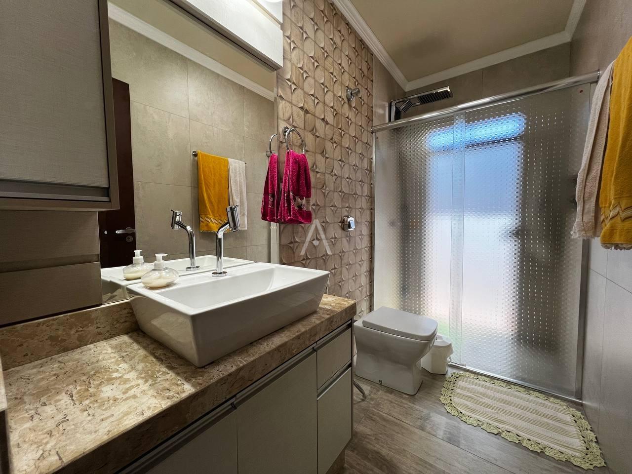 Casa Residencial para à venda no Bairro VILA INDUSTRIAL em TOLEDO: 