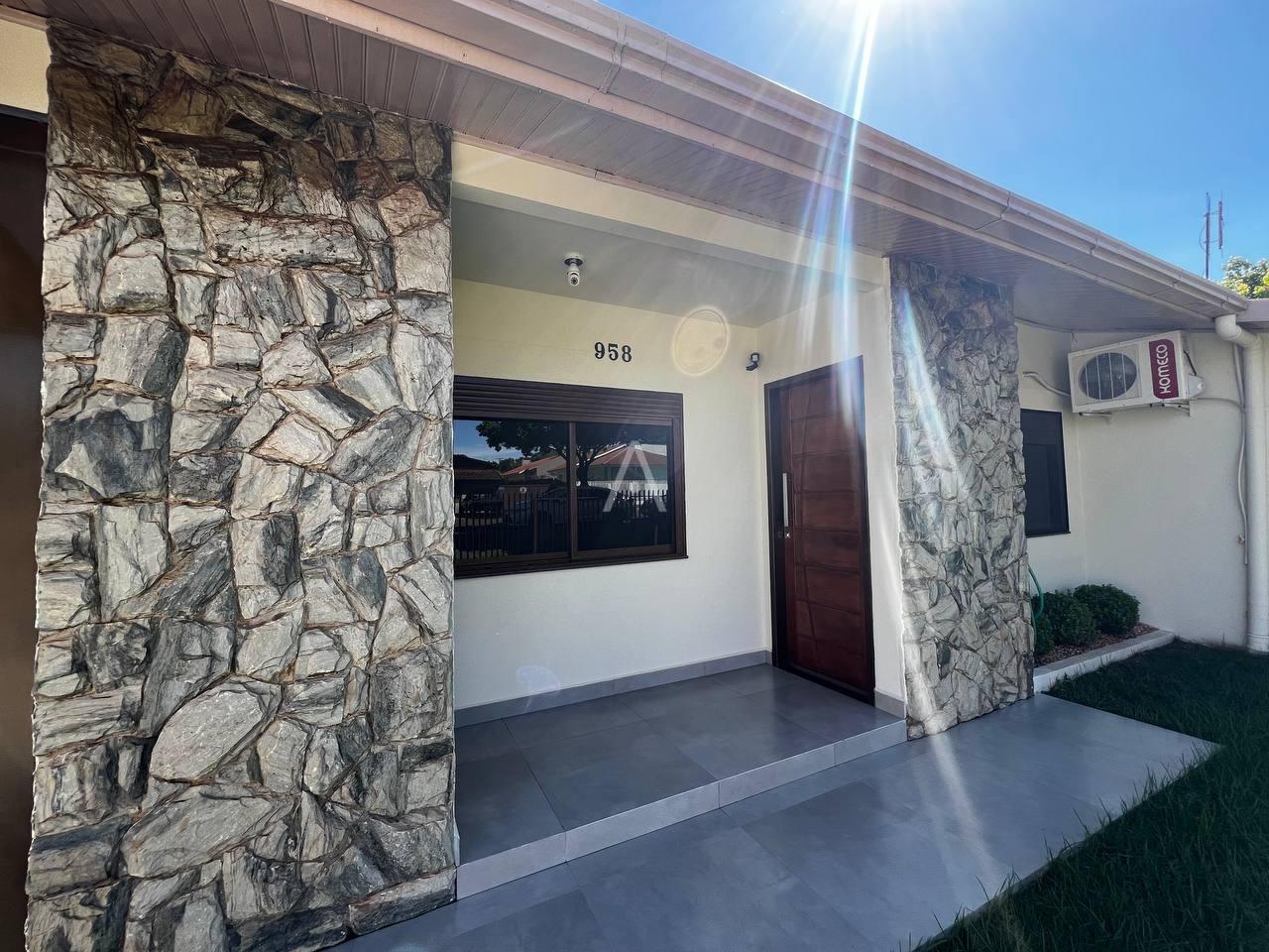 Casa Residencial para à venda no Bairro VILA INDUSTRIAL em TOLEDO: 